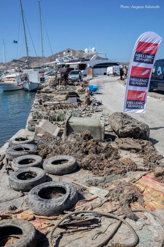 Attica Group unterstützt Strandsäuberung auf Paros 
